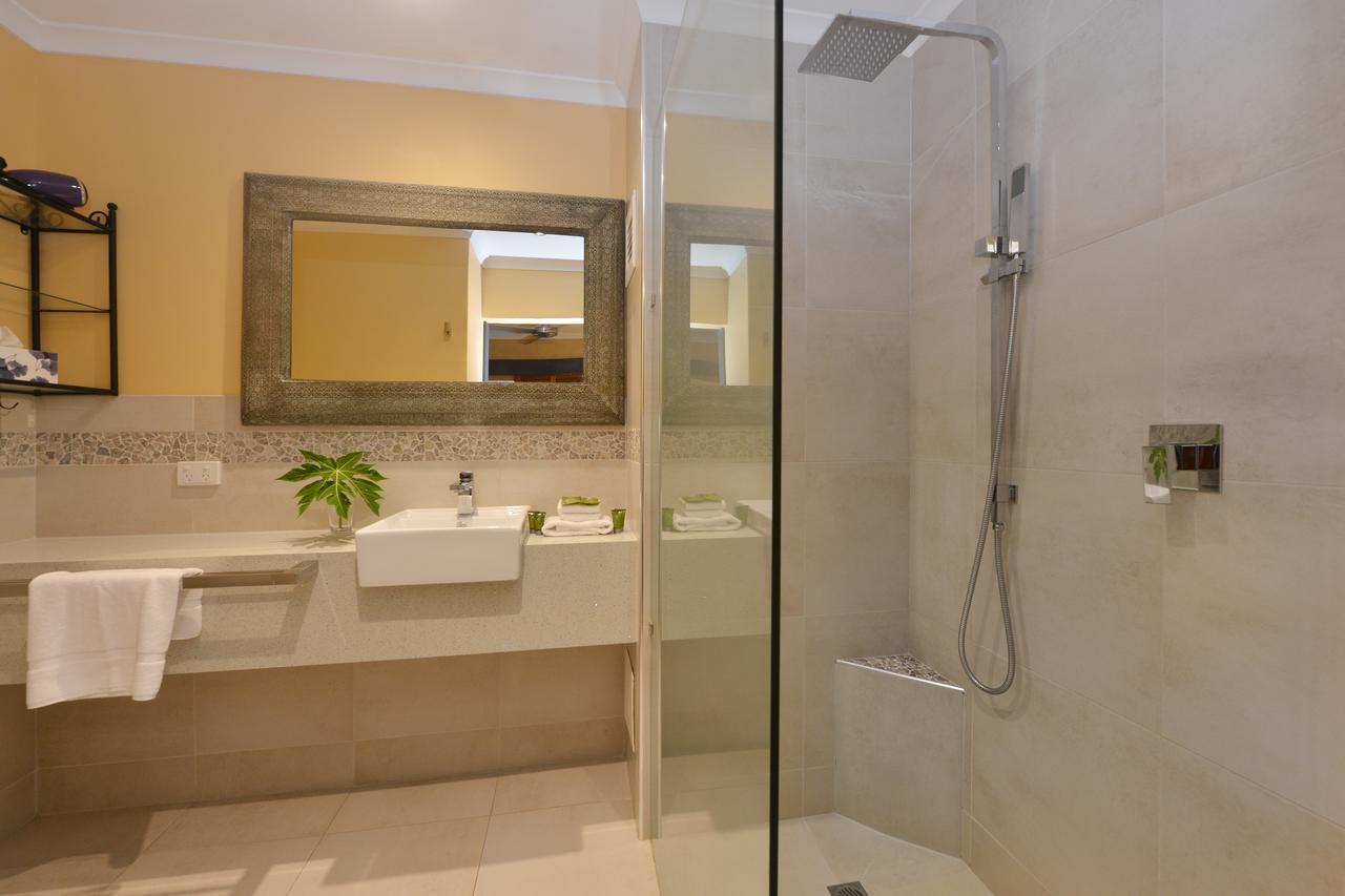 Seascape Apartments At Villa San Michele Port Douglas Exterior photo