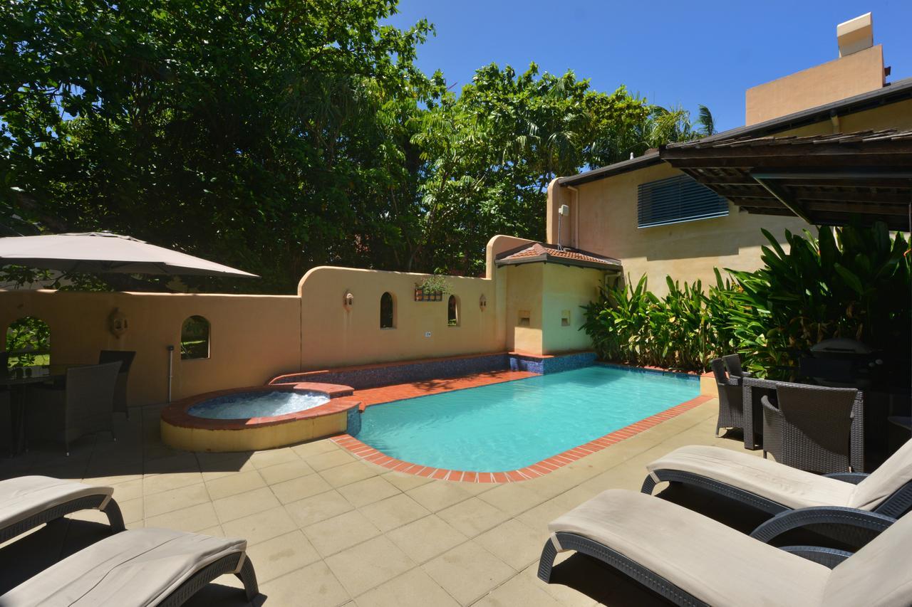 Seascape Apartments At Villa San Michele Port Douglas Exterior photo