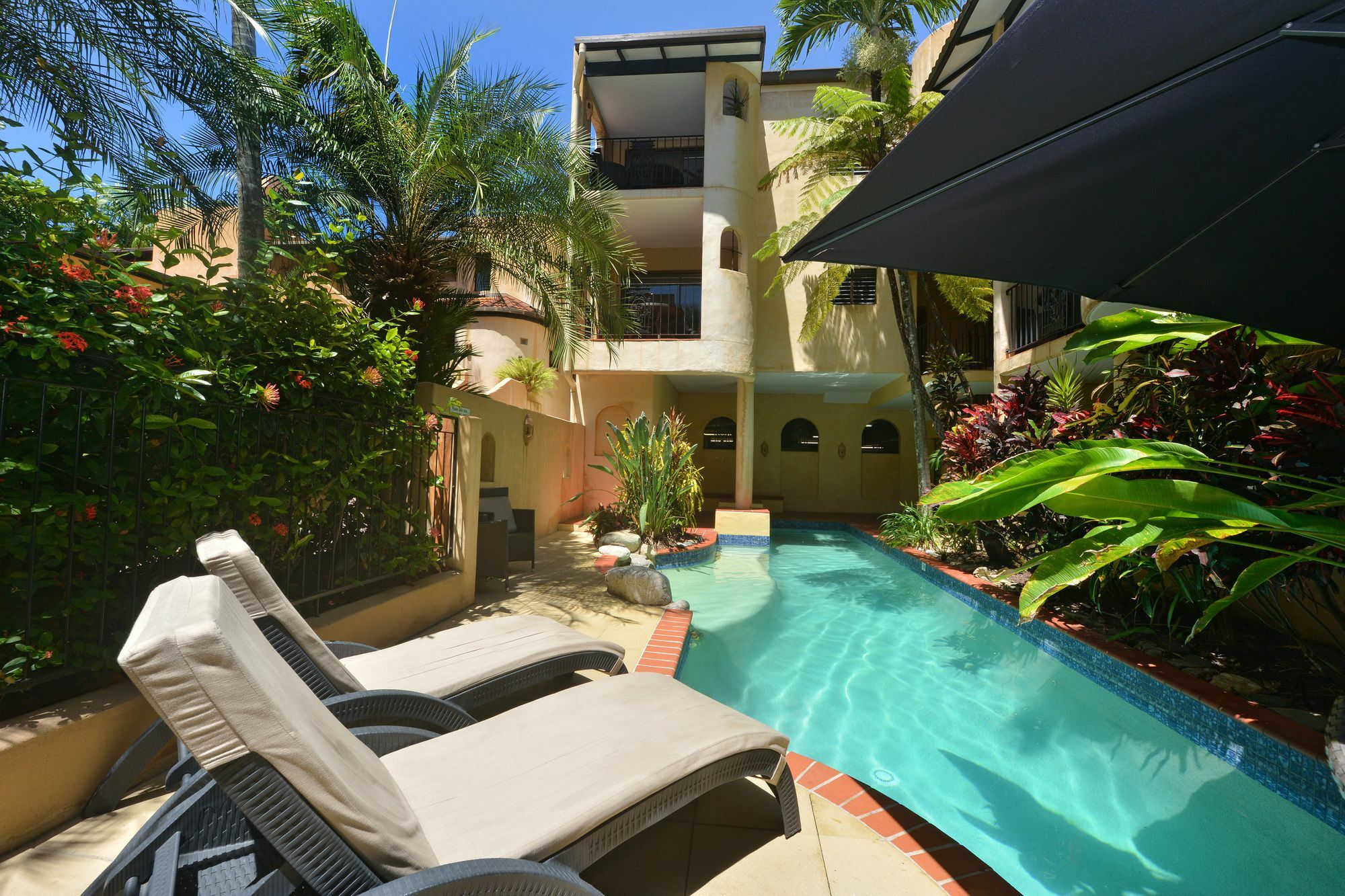 Seascape Apartments At Villa San Michele Port Douglas Exterior photo